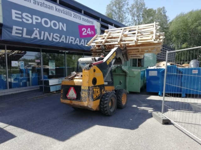 Puujätettä kierrätykseen